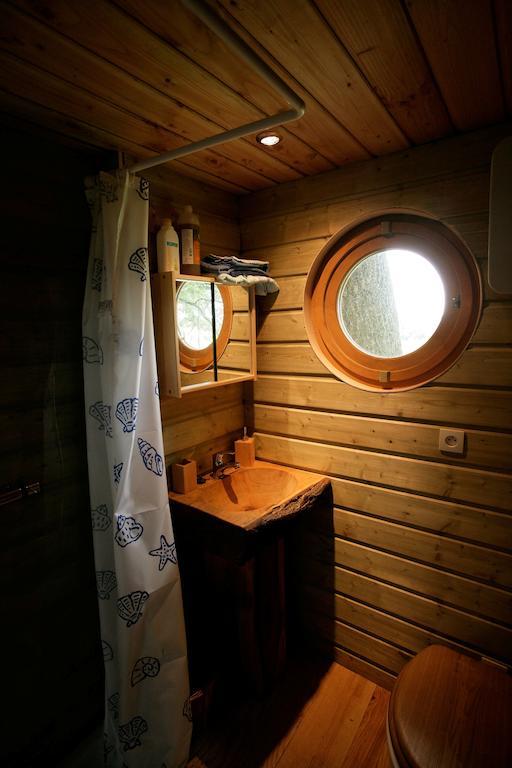 La Cabane Aux Secrets - Au Milieu De Nulle Part Outines Zimmer foto